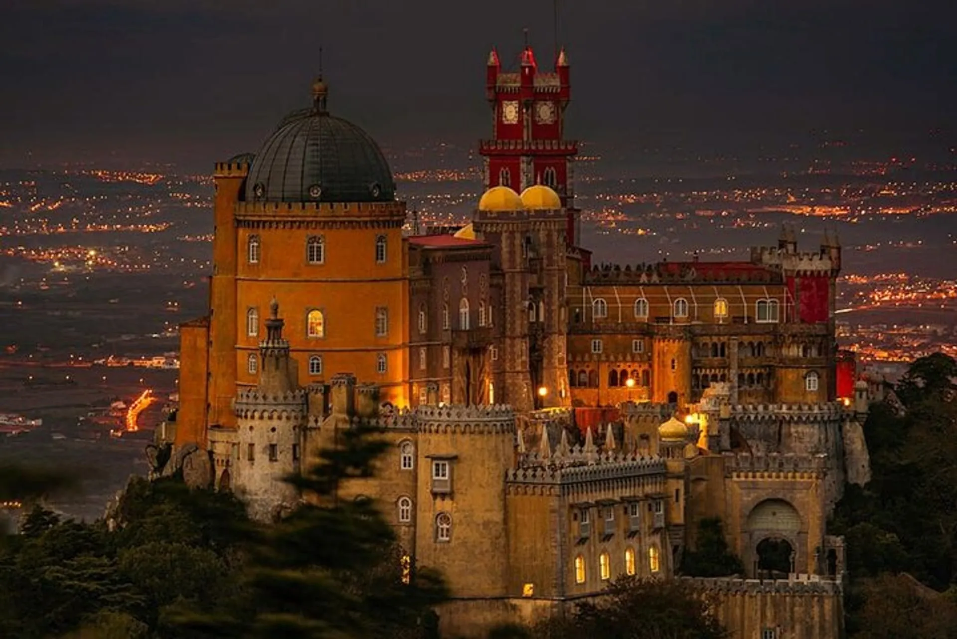 Palacio da Pena at night